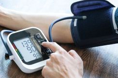 高血圧になると上がる病気のリスクとは？血圧が上がる原因と対策を解説