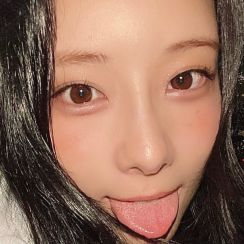 「久々に外へ出てペロしました」めちゃイケ出演メンバーが大胆ショット連発「ほんま女神」「こまめペロ期待」「地上最強のぺこちゃん」