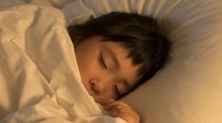 「子供は夜8時台に寝かせて」遅寝が不登校や発達障害のリスクに?睡眠不足が成長に与える影響を専門家に聞いた