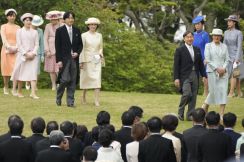 【雅子さまと愛子さま】華やか「春の園遊会」ファッションに見えた、母娘のさりげないリンクコーデ…そのポイントとは｜STORY