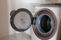 一人暮らしに最適な「洗濯機」のメーカーランキング！　2位は「アイリスオーヤマ」、1位は？