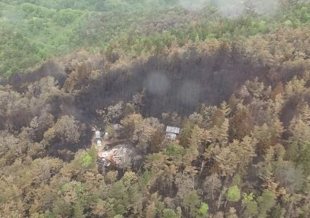 山形県南陽市の山火事　きょうも警戒監視体制　必要に応じ消火　未だ完全鎮火に至らず