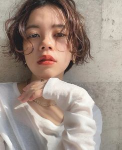 【人気のショートヘアTOP3】伸ばしかけでも楽しめる！ 大人に似合うショート3選＜週間ヘアランキング＞