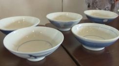 「気持ちが非常にうれしい」地震で被害を受けた宇和島市の飲食店に砥部焼の皿や茶碗を寄贈  愛媛