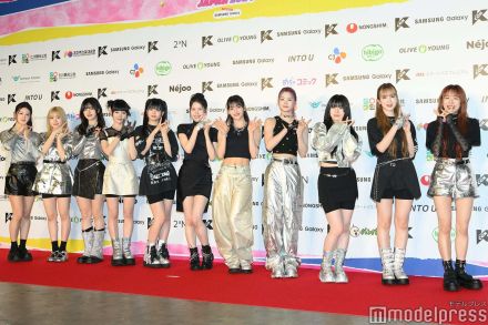 ME:I、黒×シルバーの美肌際立つ衣装でレッドカーペット登場 MOMONA「1秒1秒が夢みたい」【KCON JAPAN 2024／レッドカーペット】