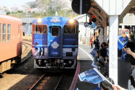 JR木次線の観光列車「あめつち」車輪空転で運休　客36人はバスへ