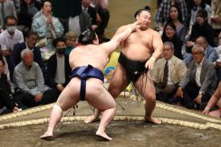 上位陣、よもやの初日　大相撲夏場所