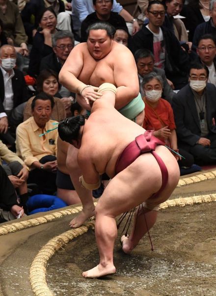 横綱大関陣が総崩れ…昭和以降初の異常事態　琴桜を除く４人は報道陣への対応を拒絶／夏場所