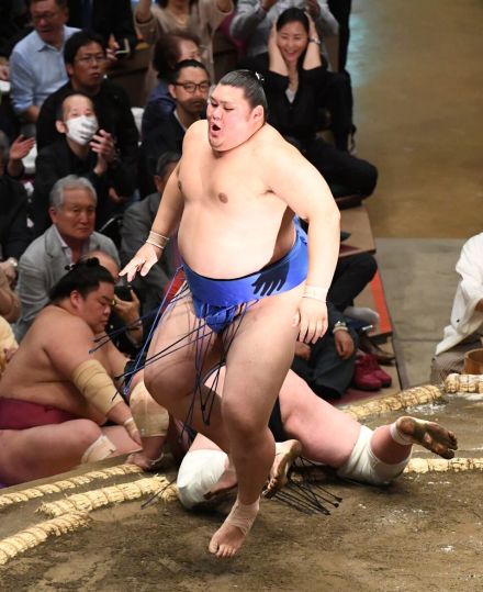 大の里が照ノ富士を破り横綱戦初勝利「納得の相撲が取れました」　初土俵から７場所目の大器／夏場所