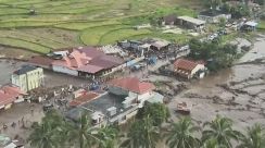 インドネシアで豪雨による土石流　34人死亡16人行方不明