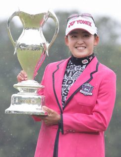 岩井千怜　双子の姉と発案　21歳らしい“感謝のチュロス”