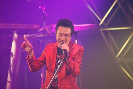 大友康平「帰ってきたぜ！！」　復活ライブで１８曲熱唱