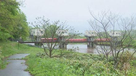 「終業時間になっても戻らない。水没したのではないか」69歳の男性作業員、行方不明…農業用水を流し込む施設の近くで、川に転落して流されたか　北海道厚沢部町