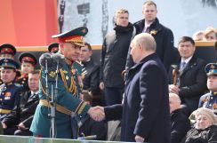 ショイグ・ロシア国防相、退任へ 後任に前第1副首相 プーチン氏