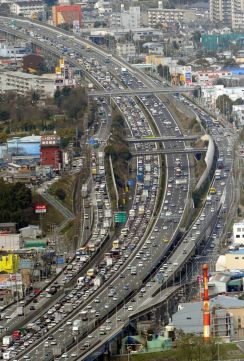 高速道路「休日千円」は失敗だったか　麻生政権で経済効果８千億円、「定額制」の社会実験　「高速サブスク化」という選択（下）