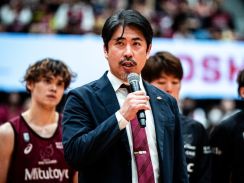 川崎ブレイブサンダースを5シーズン指揮した、佐藤賢次ヘッドコーチが退任「すべてが私の人生の宝物になっている」