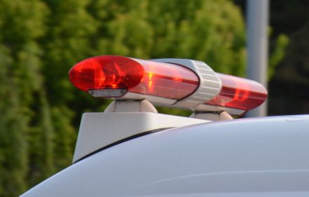2歳児が乗用車にはねられ死亡　運転の80歳容疑者を逮捕　北海道