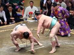 【相撲編集部が選ぶ夏場所２日目の一番】50年ぶりに「琴櫻～」の勝ち名乗り響く。大の里敗れて三役以上の連勝力士はゼロに