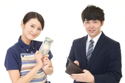 【既婚男性のお小遣い】昼食代込み、多いのは「月2万～3万円」…残った額は何に？　「飲み会に使いきる」「競馬で2万円」