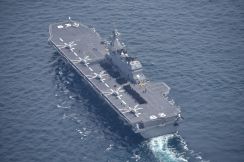 無防備の「虎の子」護衛艦　「衝突なら運用に支障」　ドローン空撮に強い危機感・防衛省