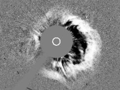 北緯40度でオーロラ、観測史上初、20年ぶりの強い磁気嵐–記録的だった「太陽フレア」
