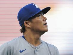 山本由伸、「BEAT LA」の大合唱の中…5イニング2／3を4失点で降板 ドジャースが追いつき勝ち負けはつかず