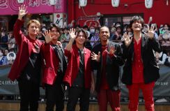 Aぇ！group、1時間前告知の道頓堀ゲリライベントにファンら7000人　デビュー前日凱旋