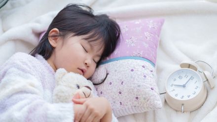 子供の昼寝はあくまでリフレッシュ?我が子に必要な“夜”の睡眠時間を確保するためにパパとママが把握すべきこと