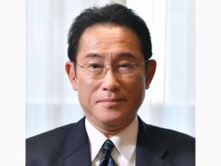 「被害者に寄り添う対策を」　岸田首相、国会内でメッセージ展鑑賞