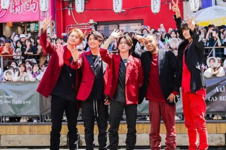 Aぇǃ group、道頓堀の船上でサプライズ　デビュー曲の注目は「燃え上がりますね、あそこは」