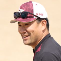 「5度見くらいした」200勝目前のレジェンド投手〝衝撃〟近影にSNS騒然!! 様変わりした風貌に「店長さんかと…」「無人島に取り残された…」