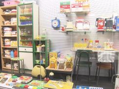 “昭和レトロ”を感じさせる食器等集めた展示会 1000点以上並ぶ 愛知・北名古屋市 昭和日常博物館