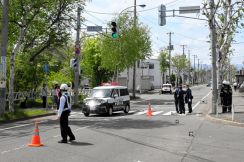 横断歩道を渡っていた小学生が車にはねられ死亡 児童側は青信号か