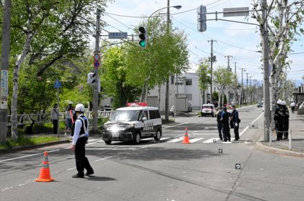 横断歩道を渡っていた小学生が車にはねられ死亡 児童側は青信号か