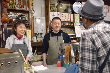 角打ちの聖地で100年、2度の火災も乗り越えたが「続けるか」悩む