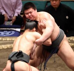 学生横綱・草野が3連勝“レスリング界の学生横綱”欧山田に圧勝「一気に前に出て勝負を懸けた」