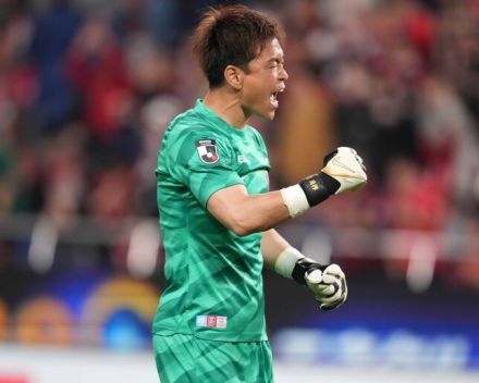 「まじで鳥肌たった」「プレミアかよ」浦和GK西川周作の低弾道フィードにファン驚嘆！「そんなパスも出せるの!?」