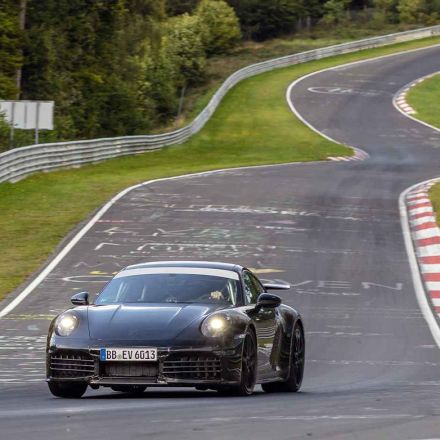 【動画もあり】ついにポルシェ 911もハイブリッド車に！　開発が完了し、2024年5月28日にワールドプレミア