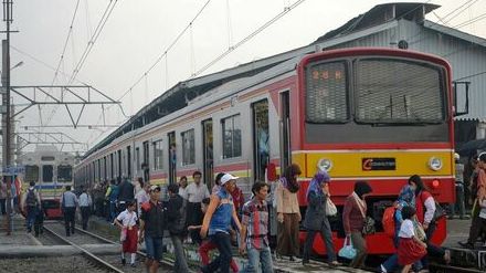 JR東日本「インドネシア鉄道支援」で得た意外な教訓　「内向き姿勢」からの脱却、車両メンテナンスの重要性