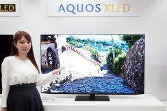 シャープ、mini LED搭載4Kテレビ「AQUOS XLED」“GP1ライン”。斜めからでも色鮮やかな新パネル搭載