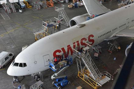 スイス、777全機に“サメ肌”フィルム　空気抵抗減で燃費改善