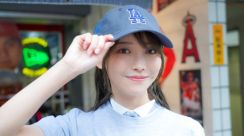 乃木坂46・黒見明香、MLBグッズの宝庫「セレクション」に再潜入！ 大谷翔平ドジャース移籍でグッズ事情の変化は？【MLB連載 9-6-3のファインプレー! #21】