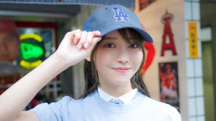 乃木坂46・黒見明香、MLBグッズの宝庫「セレクション」に再潜入！ 大谷翔平ドジャース移籍でグッズ事情の変化は？【MLB連載 9-6-3のファインプレー! #21】