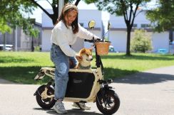 愛犬と旅する電動バイク『Doggie』を発売…愛犬家夫婦が考案