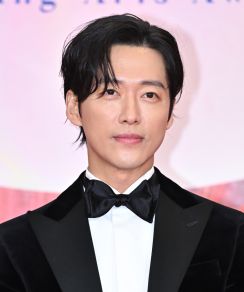 46歳のナムグン・ミンがイケメンすぎる...！今、絶好調の韓国俳優たちが見せたレッドカーペット上の姿とは？
