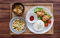 「岡山市で人気の定食」ランキング！　2位は北区にある看板のオムライスが目印の「とも」、1位は？【2024年5月版】