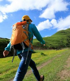 じつは、おなじ歩くのに、平地とは「正反対の歩き方」だった…知っておきたい「山の歩き方」と「疲労の種類」