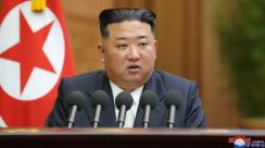 北朝鮮、戦術弾道ミサイルを試験発射　金総書記が立ち会う
