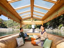 京都・嵐山で特別な料理と屋形船体験。『星のや京都』の特別滞在プログラムの魅力とは