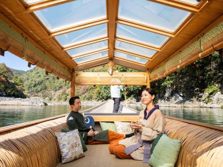 京都・嵐山で特別な料理と屋形船体験。『星のや京都』の特別滞在プログラムの魅力とは